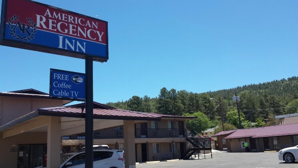 American Regency Inn image 2