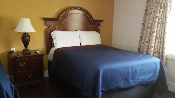 American Regency Inn 10